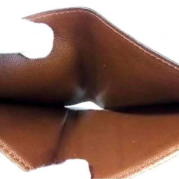 Louis Vuitton Monogram Bifold Wallet - Picture 3 of 6